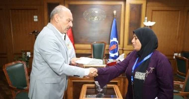 محافظ السويس يستجيب لنداء إنساني ويوجه بإنهاء مشكلة سيدة بصورة عاجلة