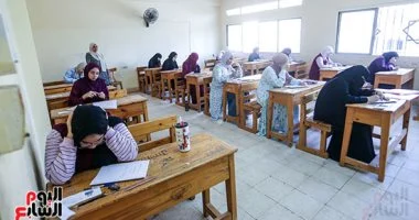 إحالة رئيس لجنة ومراقب للتحقيق وحرمان طالب من امتحان الإعدادية فى القليوبية
