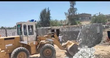 إزالة 26 حالة تعد على الأراضى المملوكة للدولة بالبحيرة