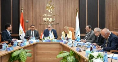 إنشاء مبنى مدرجات وتخريج أول دفعة.. تفاصيل اجتماع مجلس جامعة بنها الأهلية