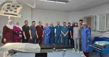 إنقاذ حياة مريضة بورم سرطاني ضخم بالغدة الدرقية في مستشفى كفر شكر التخصصي