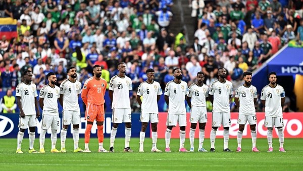 الاتحاد السعودي يفتح ملف إقالة دونيس ويضع جيسوس ضمن الخيارات