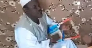 الباسنكوب.. آلة موسيقية ترافق الراعى فى الأودية الجبلية بحلايب وشلاتين