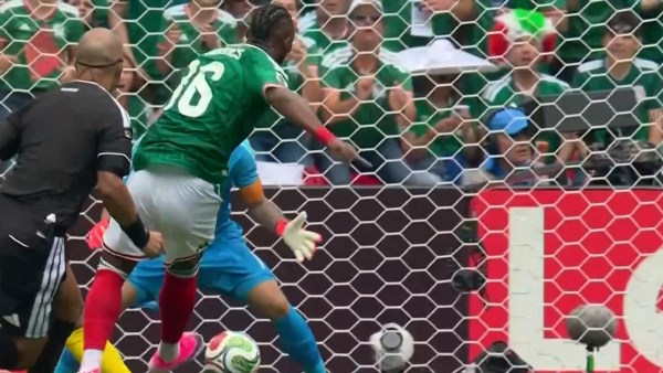 المكسيك تتقدم على جنوب إفريقيا بهدف نظيف بالشوط الأول بافتتاح كأس العالم