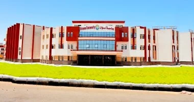 انقطاع الكهرباء عن طلاب جامعة أسوان أثناء الامتحانات.. ورئيس الجامعة يوضح