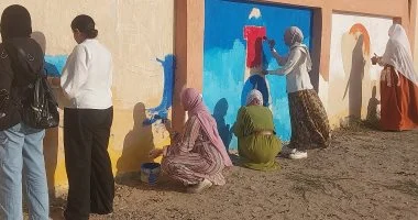 “بالرسم هنجمل بلدنا”.. مشاركة شباب عزبة البرج فى تطوير شوارع دمياط