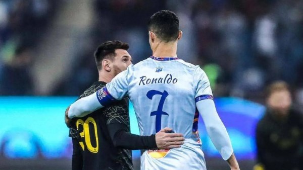 بعد 6 نسخ مونديالية .. ميسي يتفوق على رونالدو في تاريخ كأس العالم بالأرقام والإنجازات