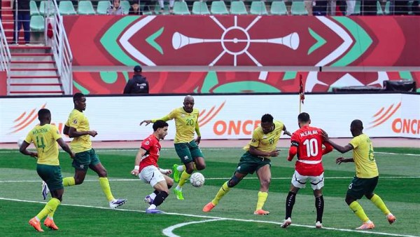 بعد انفراج أزمة التأشيرات.. منتخب جنوب إفريقيا يشد الرحال إلى أمريكا الشمالية استعدادًا للمونديال