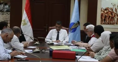 تعرف على قرارات محافظ البحر الأحمر بشأن مشروعات الإسكان وتطوير المواقف في 5 مدن