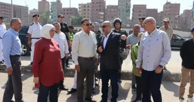 حاول تمويهه بجمالون حديدى.. محافظ القليوبية يقود حملة لإزالة مبنى مخالف