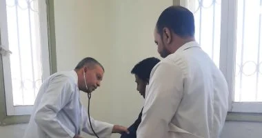 حياة كريمة.. قافلة طبية مجانية للكشف على أهالى وادي فيران بجنوب سيناء
