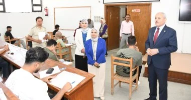 رئيس جامعة القناة يتابع انتظام امتحانات كلية التمريض