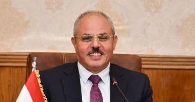 رئيس جامعة القناة يهنئ طلاب كلية التجارة بعد اعتماد نتائج المستوى الرابع