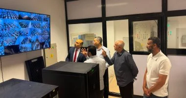رئيس جامعة دمنهور يتفقد مركز البيانات الرئيسي ويوجه برفع جاهزيته