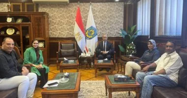 رئيس جامعة دمنهور يستقبل وفدا من الطلاب الوافدين البحرينيين