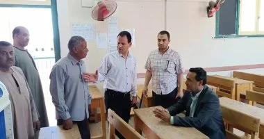 رئيس مركز بلاط بالوادى الجديد يتابع جاهزية لجان الثانوية العامة للامتحانات