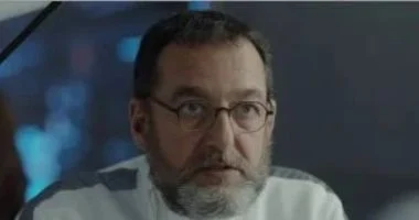 رئيس هيئة الرعاية الصحية بالإسماعيلية يطمئن على الفنان محمد مرزبان