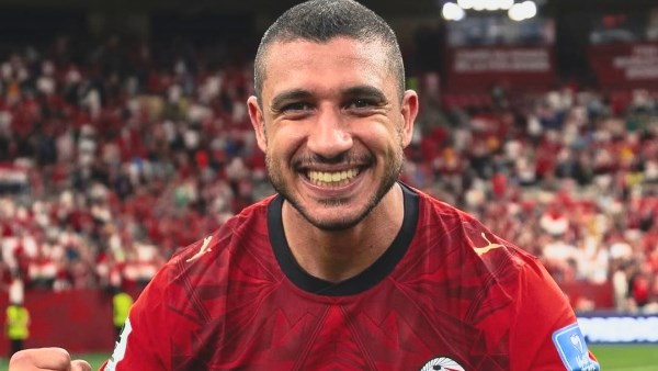 رامي ربيعه يحتفل بفوز منتخب مصر على طريقته الخاصة
