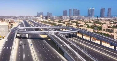 رجال الأعمال يطالبون بإنشاء منطقة اقتصادية خاصة في العلمين الجديدة