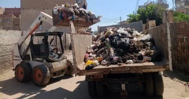 رفع 520 طن مخلفات قمامة والتعامل مع 19 بؤرة بمراكز ومدن المحافظة