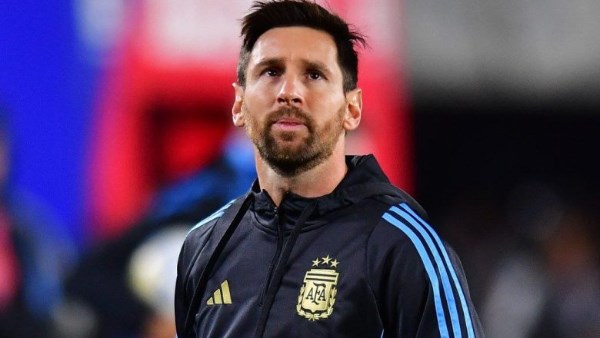 سكالوني يحسم الجدل.. ميسي يشارك أمام أيسلندا قبل انطلاق كأس العالم 2026