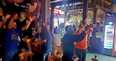 شاهد فرحة جماهير أسوان بالهدف الثانى لمنتخب مصر