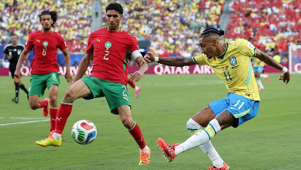 شرفوا كل العرب.. أيمن يونس يشيد بأداء المغرب أمام البرازيل