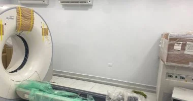صحة الوادى الجديد: بدء تركيب جهاز الأشعة المقطعية الحديث بمستشفى الفرافرة المركزي