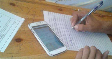 ضبط طالب وتحريز هاتفه المحمول حاول تصوير امتحان الإعدادية بالقليوبية