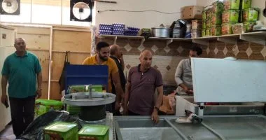ضبط كميات من المواد الغذائية مجهولة المصدر بسيدى سالم فى كفر الشيخ