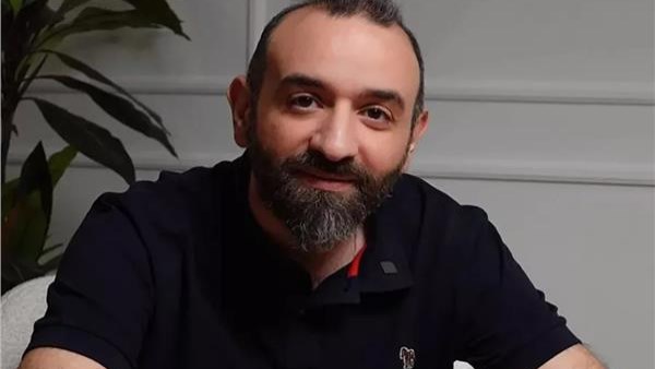 عمرو سلامة ساخرًا: تشجيع الزمالك يحتاج خبرة في القانون والاقتصاد والطب