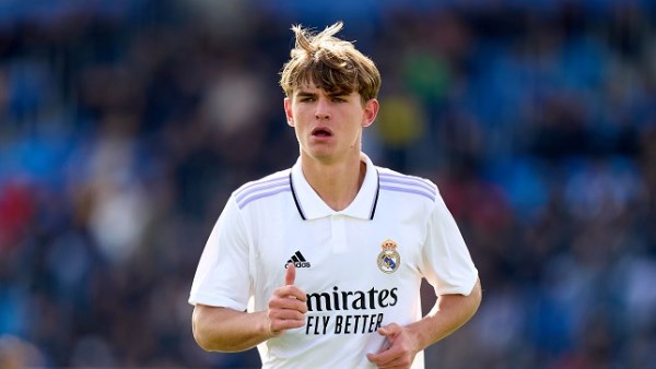 فابريزيو رومانو: ريال مدريد يفعل بند إعادة شراء نيكو باز من كومو مقابل 9 ملايين يورو