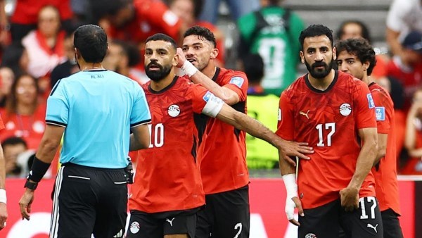 لتراكم البطاقات.. غياب مهند لاشين عن مباراة مصر وأستراليا فى دور الـ 32