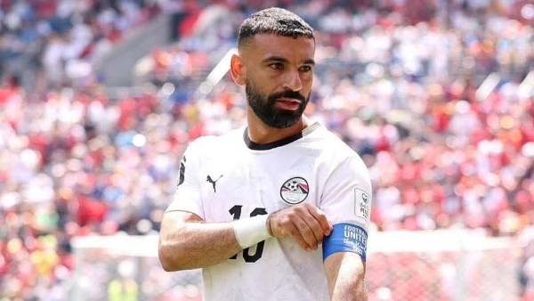 متغاظين .. «شبانة»: هناك من يُحاول إثارة الفتنة بين حسام حسن ومحمد صلاح