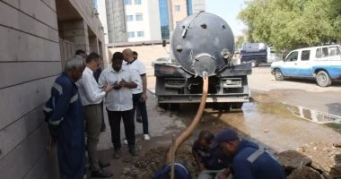 محافظ أسوان يتابع إصلاح كسر مفاجئ بخط مياه الشرب بالمسلة الناقصة