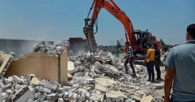 محافظ الإسكندرية يشدد على رؤساء الأحياء بالتصدي الحاسم لمخالفات البناء