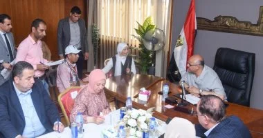 محافظ الإسكندرية يعقد لقاءً جماهيريًا بحى غرب ويوجه بسرعة فحص الشكاوى