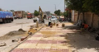 محافظ الإسكندرية يوجه بسرعة استكمال أعمال رصف الطرق وترميم الأسفلت المتهالك