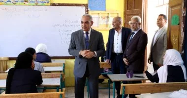محافظ الإسماعيلية يتفقد لجان امتحانات الإعدادية العامة والثانوية الأزهرية