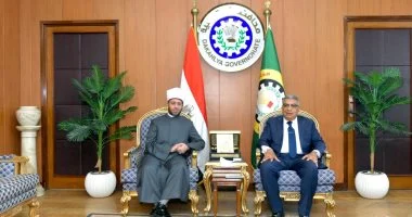 محافظ الدقهلية يستقبل وزير الأوقاف فى زيارته لمناقشة رسالة دكتوراه بجامعة المنصورة
