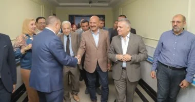 محافظ السويس يتفقد المستشفى الجامعى لتعزيز الشراكة ودعم التجهيزات الطبية
