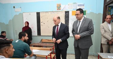 محافظ الغربية يتفقد لجان امتحانات الدبلومات الفنية الصناعية والتجارية بطنطا