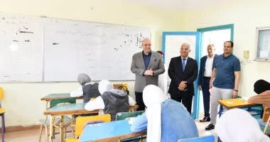 محافظ الفيوم يتفقد سير امتحانات الشهادة الإعدادية