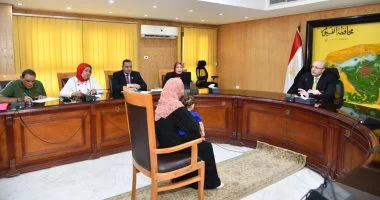 محافظ الفيوم يوجه بتوفير الرعاية لطفلين مصابين بشلل تشنجى وتيبس المفاصل