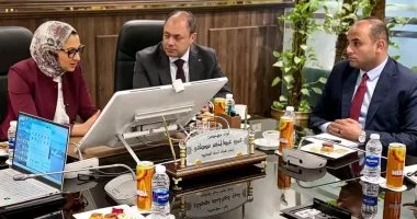 محافظ الوادي الجديد تبحث مع هيئة تنمية الصعيد دعم مشروعات الاستثمار والزراعة