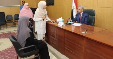 محافظ بنى سويف يعقد اللقاء الأسبوعى مع المواطنين ويوجه بحلول عاجلة للمشاكل
