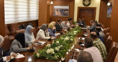 محافظ بورسعيد: 10 استراحات مجهزة بالكامل لمراقبى امتحانات الثانوية العامة