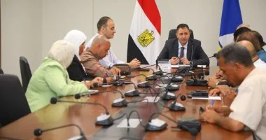 محافظ دمياط يجتمع بنواب رؤساء الوحدات المحلية الجدد ويوجه بتحسين الخدمات