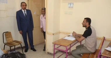 محافظ سوهاج يتفقد لجان الامتحانات بمدرستي محمد فريد وجمال الغيطاني بجهينة