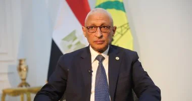 محافظ شمال سيناء: تشغيل الكافيهات والخدمات الشاطئية يبدأ أول يوليو